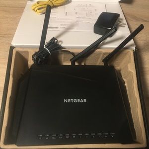 NETGEAR R6700 Nighthawk AC1750 Smart Wi-Fi Router